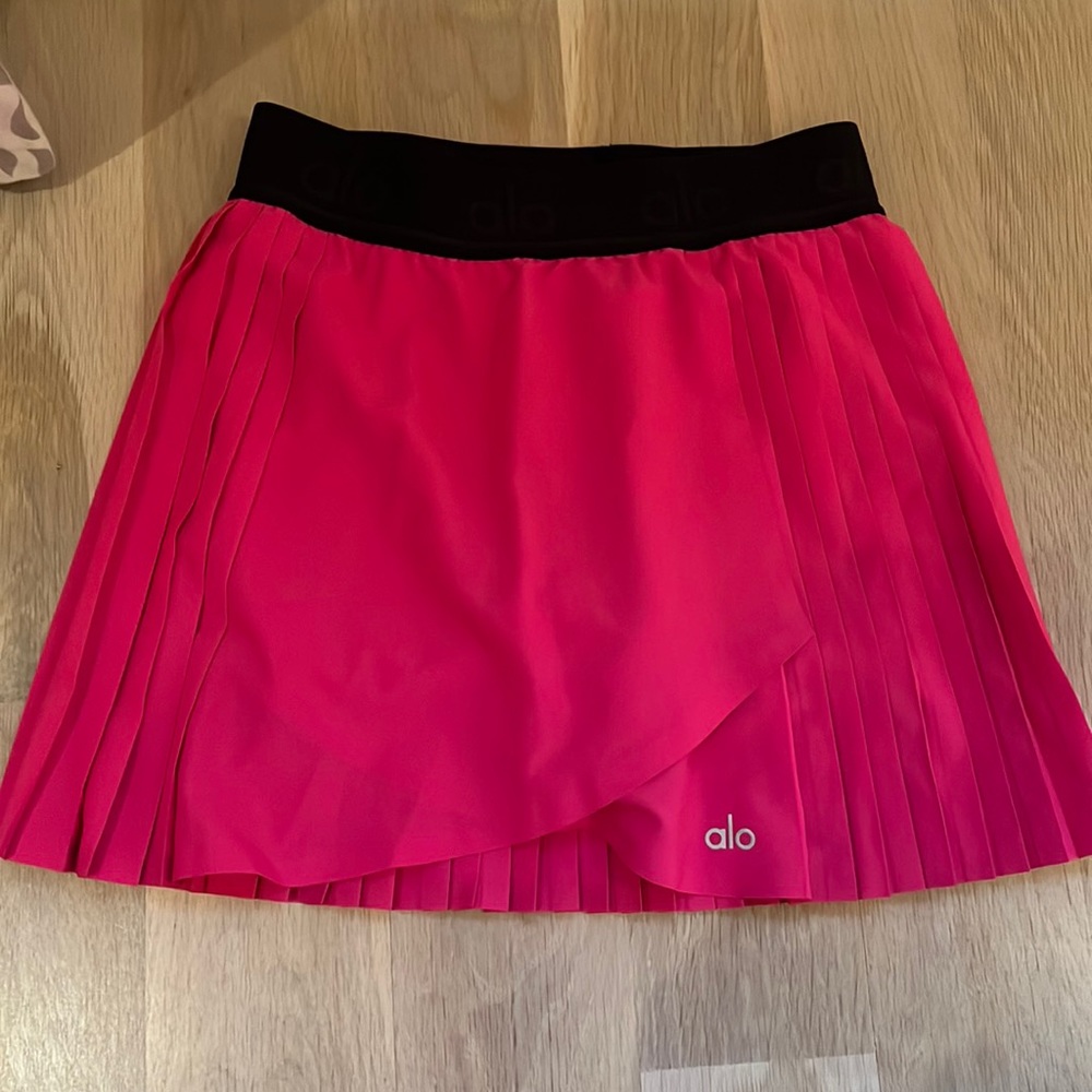 ALO HOT PINK SKIRT!!!
